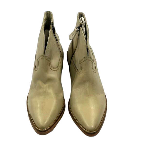 Vintage Foundry Shoes - Vintage Foundry Co Boots Women’s Size 7.5 Color Cream Western Design 2.75”H Heel